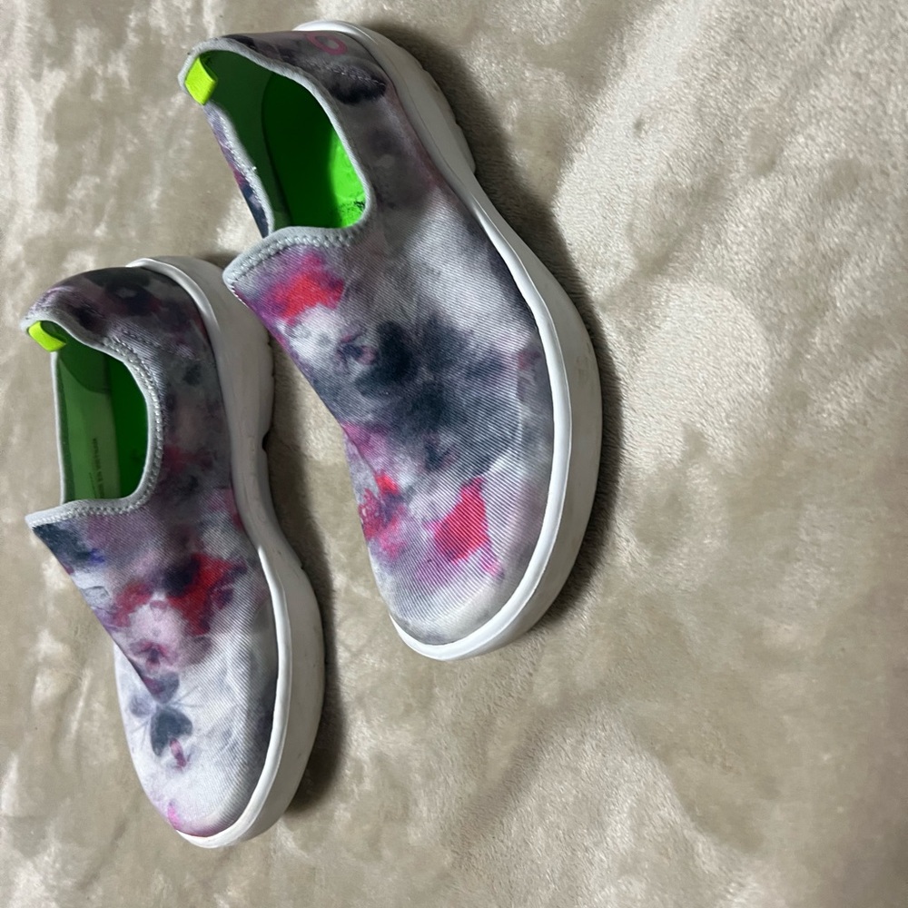 Oofos slip on shoe